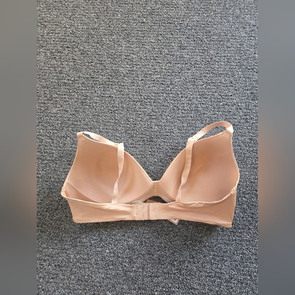SKIMS WIRELESS LIGHTLY LINED BRA 40C - Picture 3 of 3